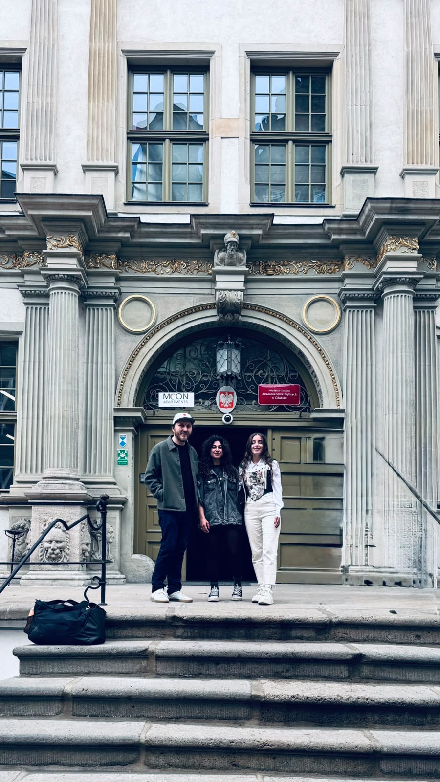 Grafik Tasarımı Bölümü öğretim elemanlarımız Arş. Gör. Dilek Atalar ve Arş. Gör. Ecem Güleç Polonya/Gdansk’ta Workshop ve Sergi açılışı yaptılar.