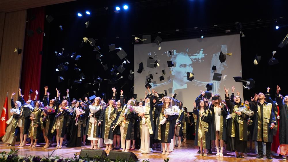 Faculty of Art and Design Graduation Ceremony and Exhibition Held with Great Enthuasiasm
