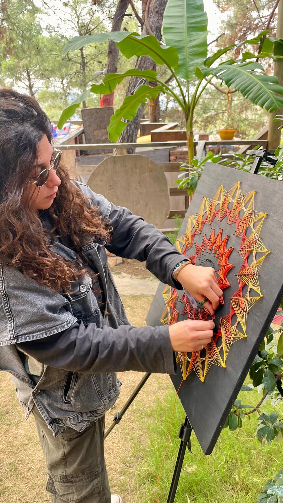 Arş.Gör. Ecem Güleç’ten Canlı String Art Performansı