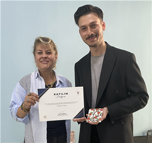 Doç. Dr. Nursel Karaca Tarafından Çini Sanatı Workshop'u Gerçekleştirildi